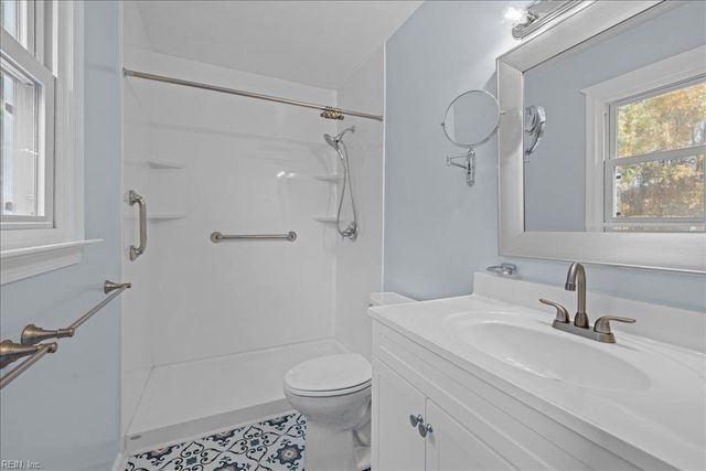 510 Creekwood DR, Chesapeake, VA 23323