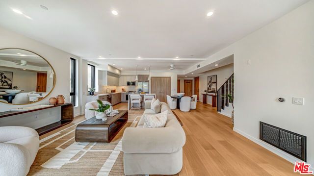 1257 N Detroit Street 302, West Hollywood, CA 90046