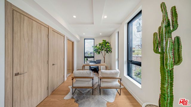 1257 N Detroit Street 302, West Hollywood, CA 90046