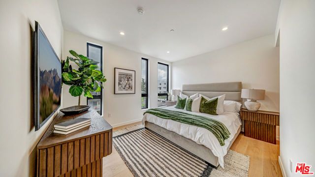 1257 N Detroit Street 302, West Hollywood, CA 90046