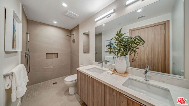 1257 N Detroit Street 302, West Hollywood, CA 90046