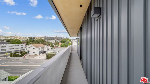 1257 N Detroit Street 302, West Hollywood, CA 90046