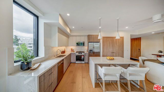 1257 N Detroit Street 302, West Hollywood, CA 90046