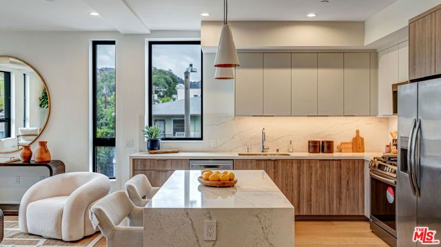 1257 N Detroit Street 302, West Hollywood, CA 90046
