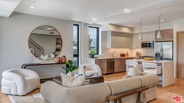 1257 N Detroit Street 302, West Hollywood, CA 90046