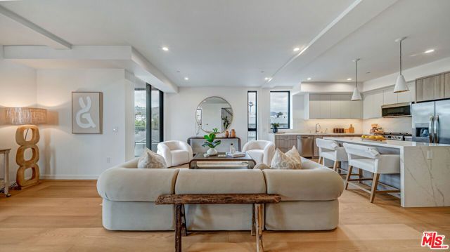 1257 N Detroit Street 302, West Hollywood, CA 90046