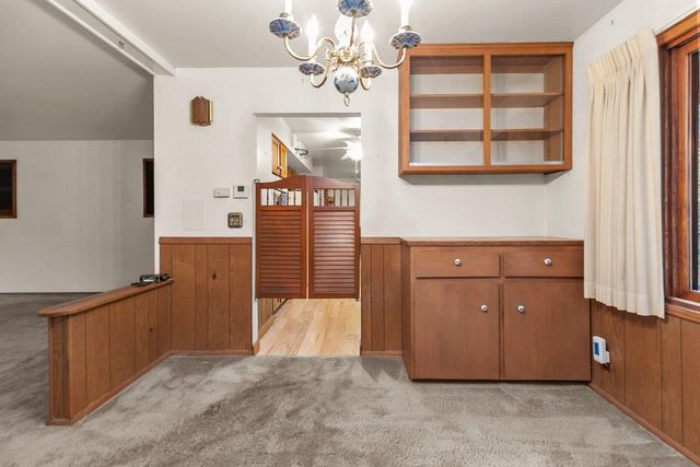 110 WOODSIDE COURT, Neenah, WI 54956
