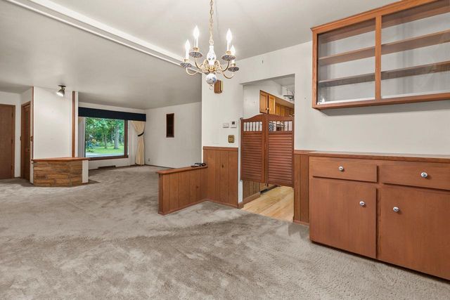 110 WOODSIDE COURT, Neenah, WI 54956