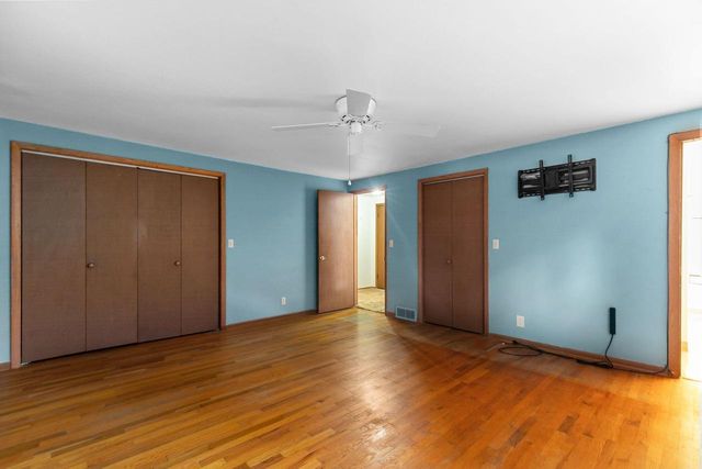 110 WOODSIDE COURT, Neenah, WI 54956
