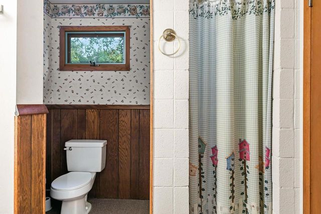 110 WOODSIDE COURT, Neenah, WI 54956