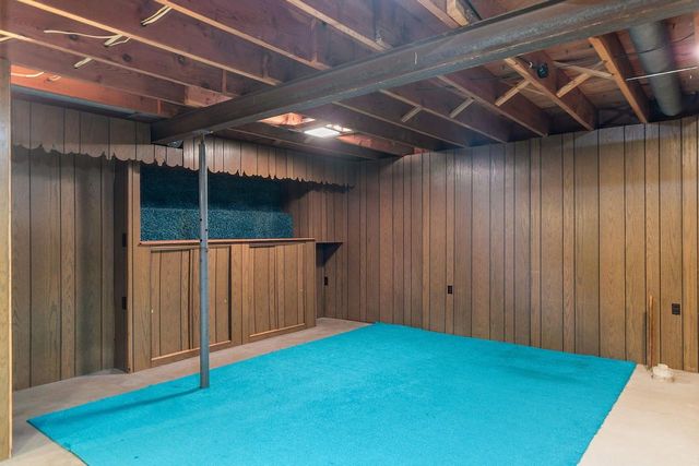 110 WOODSIDE COURT, Neenah, WI 54956