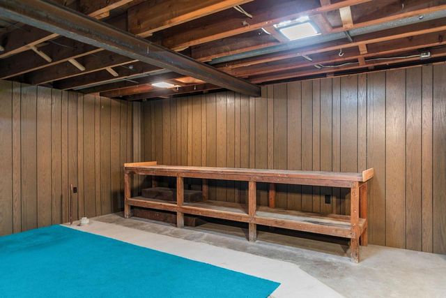 110 WOODSIDE COURT, Neenah, WI 54956