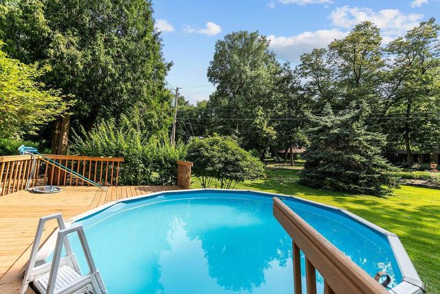110 WOODSIDE COURT, Neenah, WI 54956