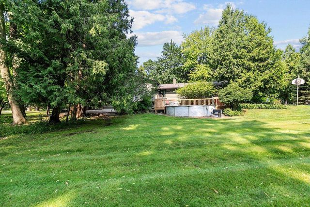 110 WOODSIDE COURT, Neenah, WI 54956
