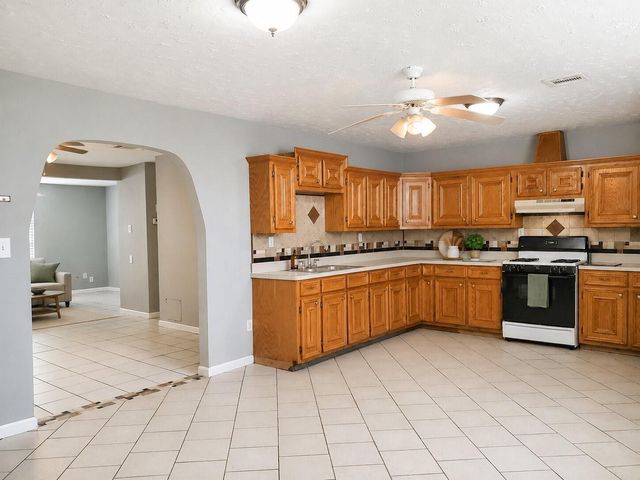 3020 Sagebrush Drive, Houston, TX 77093