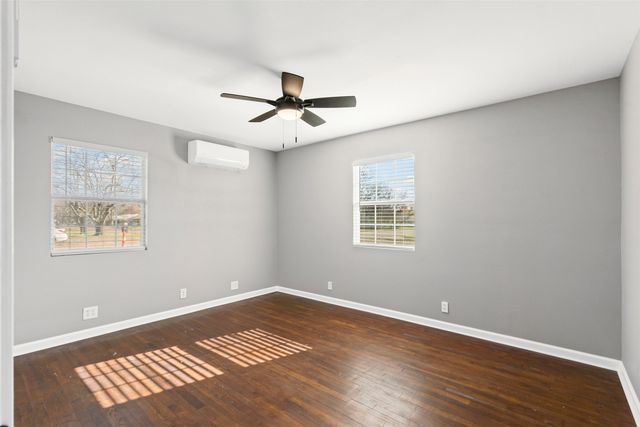 902 Turner Street, Cleburne, TX 76033