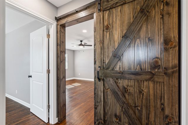 902 Turner Street, Cleburne, TX 76033