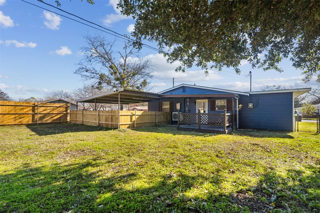 902 Turner Street, Cleburne, TX 76033