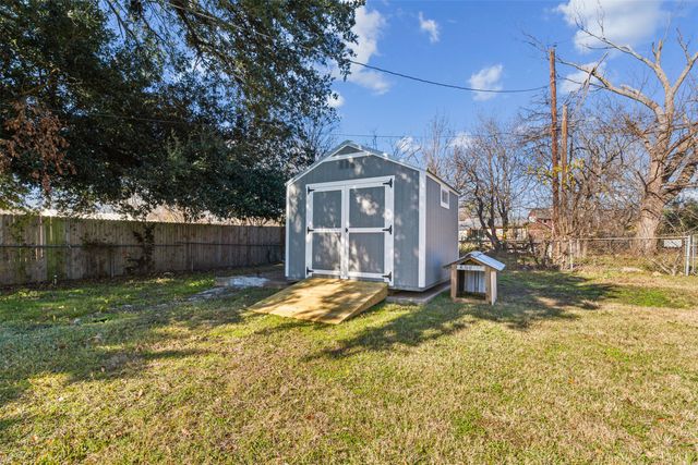 902 Turner Street, Cleburne, TX 76033