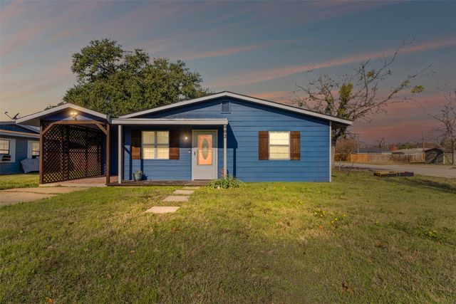 902 Turner Street, Cleburne, TX 76033