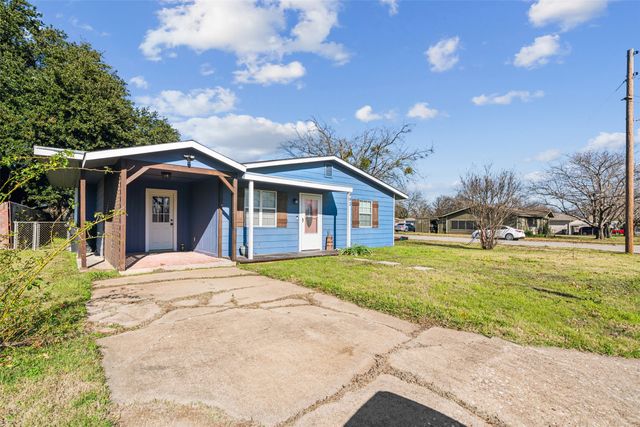 902 Turner Street, Cleburne, TX 76033