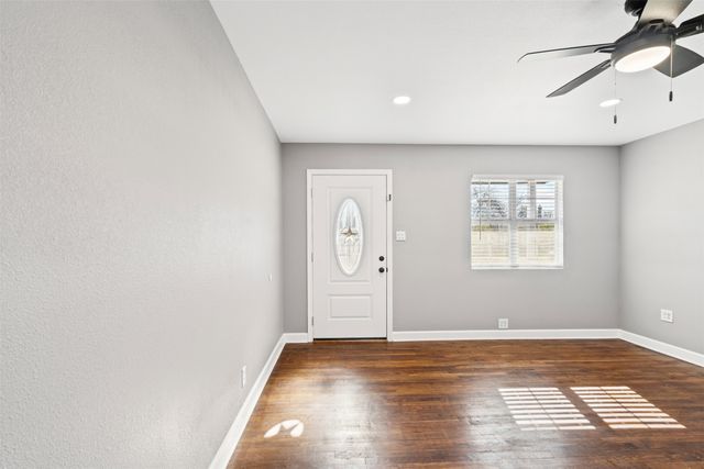 902 Turner Street, Cleburne, TX 76033