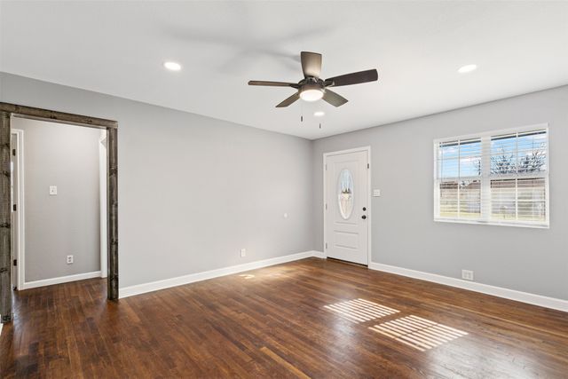 902 Turner Street, Cleburne, TX 76033