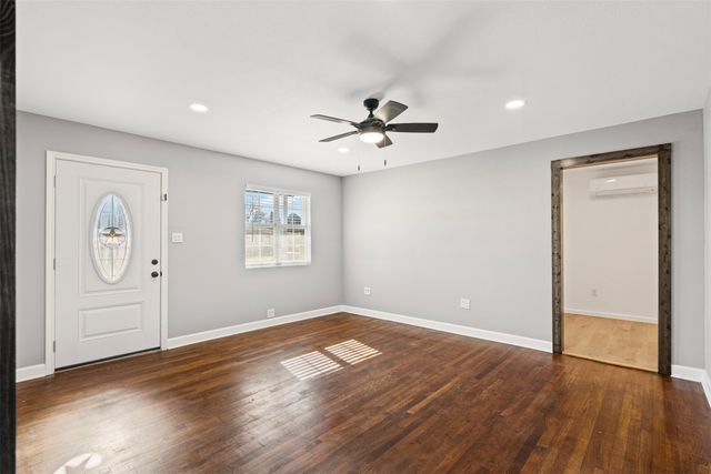 902 Turner Street, Cleburne, TX 76033