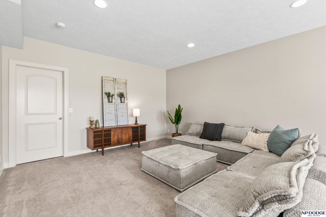 7010 N 154 Street, Bennington, NE 68007