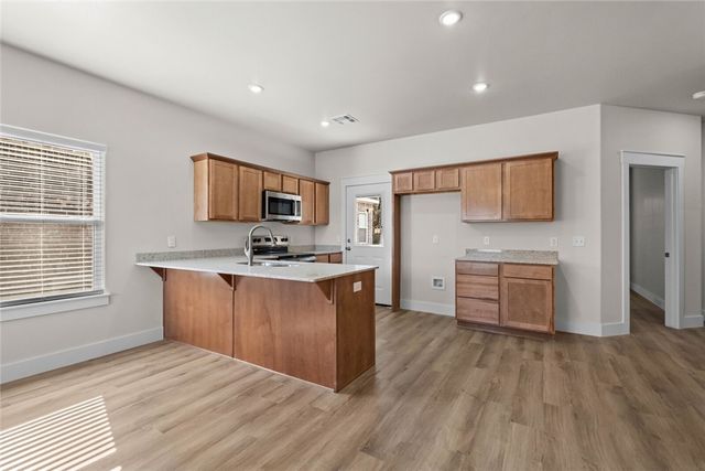 880 Snyder Springs Loop, Watts, OK 74964