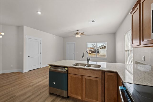 880 Snyder Springs Loop, Watts, OK 74964