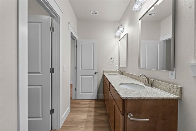 880 Snyder Springs Loop, Watts, OK 74964