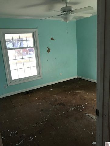 15 Camelot Dr., Calvert City, KY 42029