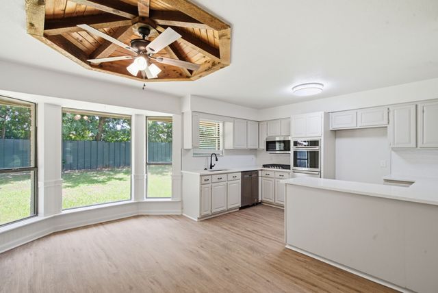 215 Cherry Street, Weatherford, TX 76086