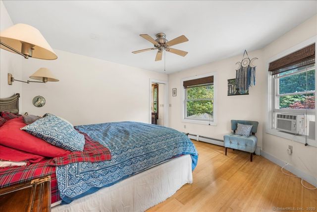 39 Hewitt Road, North Stonington, CT 06359