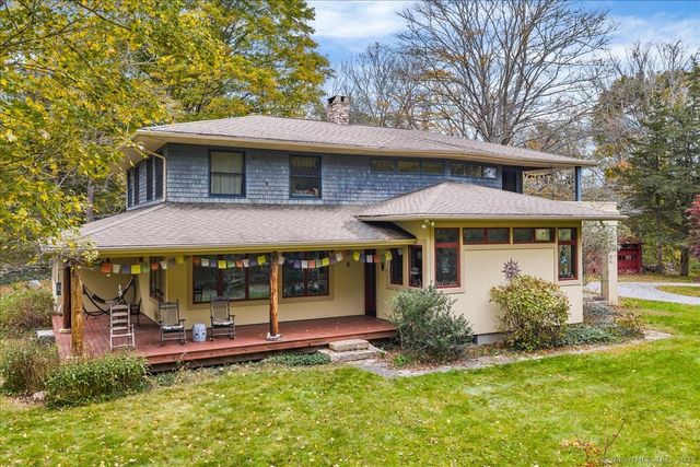 39 Hewitt Road, North Stonington, CT 06359