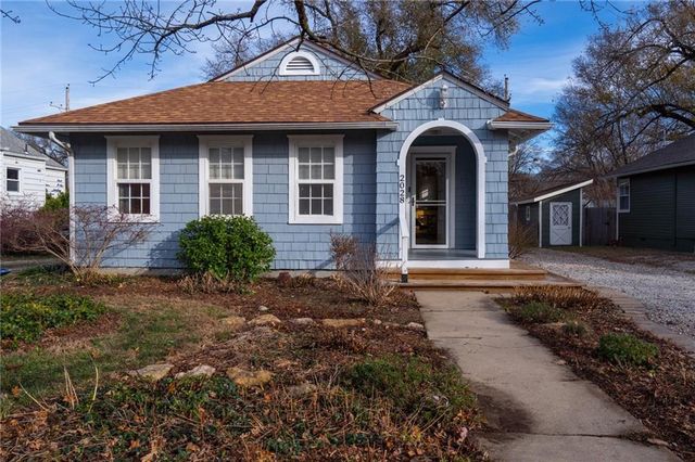 2028 New Hampshire Street, Lawrence, KS 66046