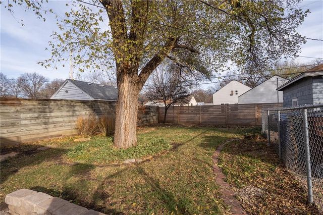 2028 New Hampshire Street, Lawrence, KS 66046