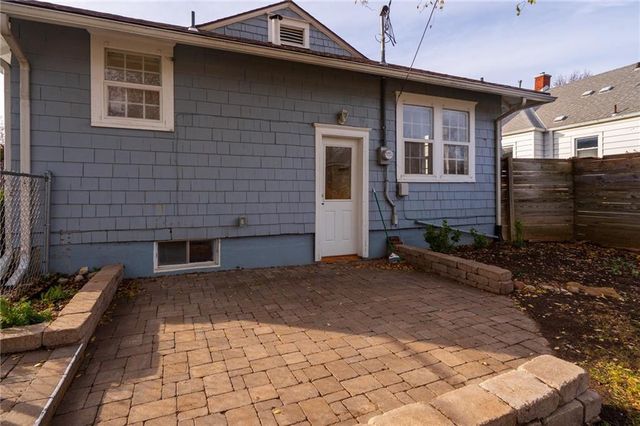 2028 New Hampshire Street, Lawrence, KS 66046