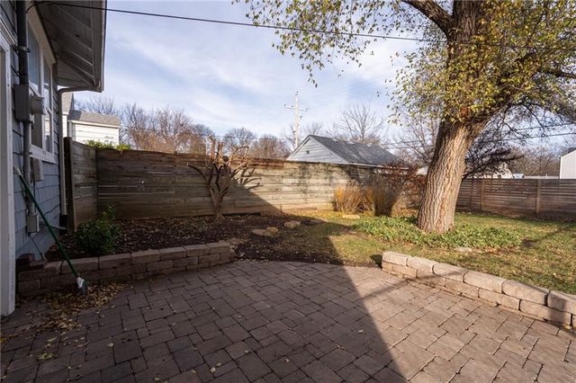 2028 New Hampshire Street, Lawrence, KS 66046