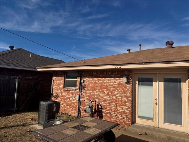 128 SW 6th Street, Moore, OK 73160