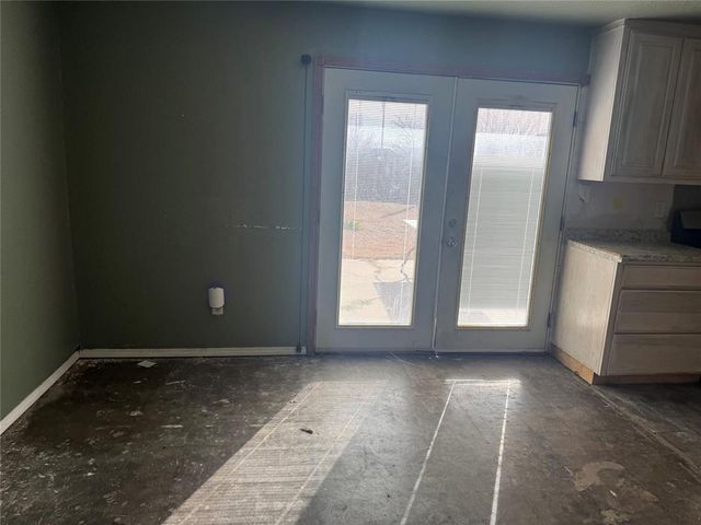 128 SW 6th Street, Moore, OK 73160