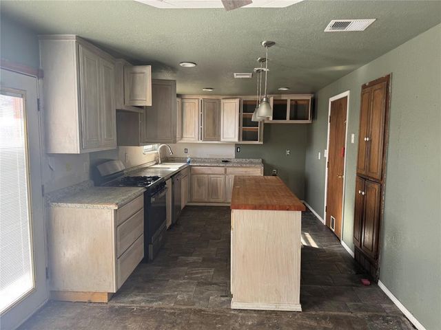 128 SW 6th Street, Moore, OK 73160