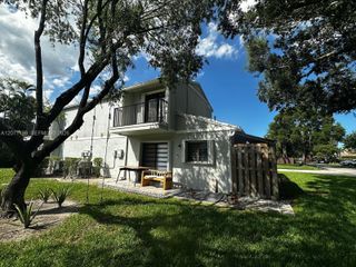 13290 NW 7th Street, Plantation, FL 33325