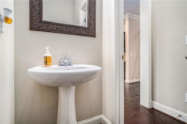 2269 W Village Lane SE, Smyrna, GA 30080