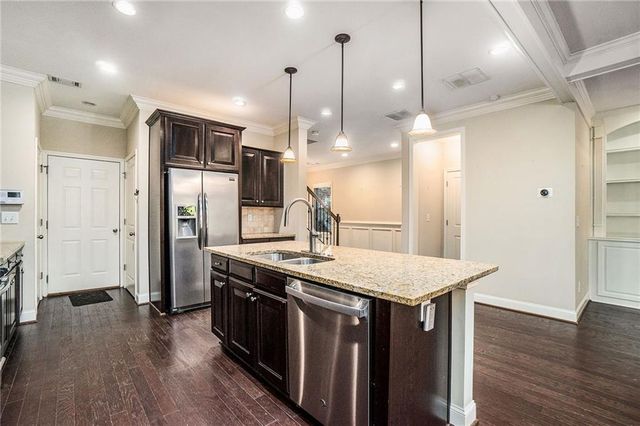 2269 W Village Lane SE, Smyrna, GA 30080