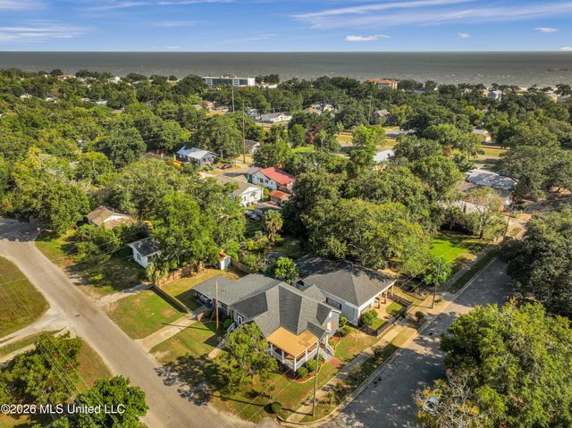 1820 19th Avenue, Gulfport, MS 39501