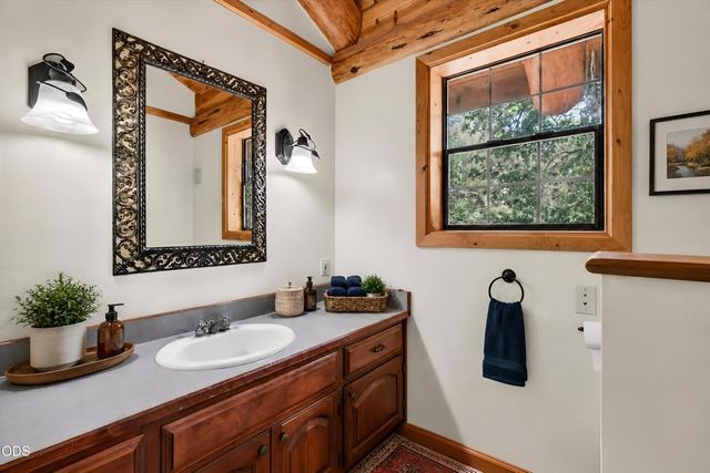 400 Morton Way, Jacksonville, OR 97530