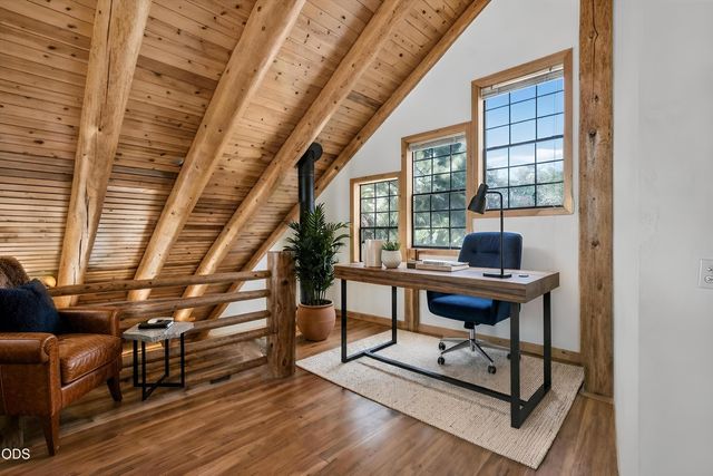 400 Morton Way, Jacksonville, OR 97530