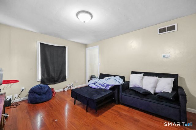 4 Hilltop Road, New Haven, CT 06515